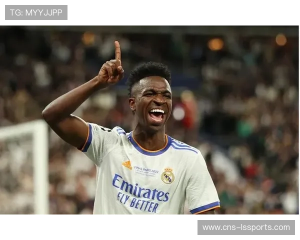 斯洛特盛赞布拉德利防守表现：成功限制维尼修斯