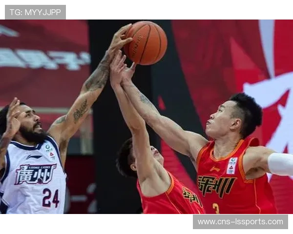 广州中学篮球赛现惊天逆转，二师附中16秒连得9分压哨绝杀