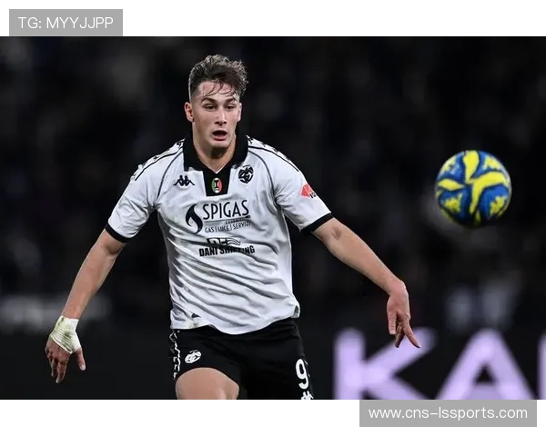 国米半程冠军背后:防守稳固与青训奇兵的双重驱动 国米半程冠军背后:防守稳固与青训奇兵的双重驱动