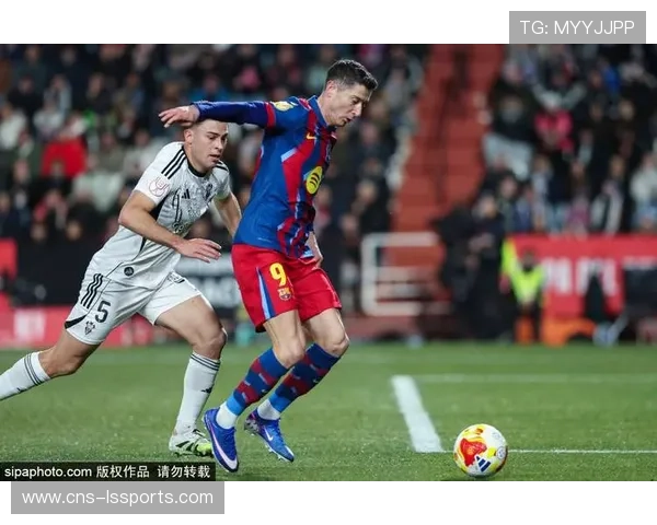 巴萨确认拉什福德左膝受伤,将缺席对阵马竞关键战役 巴萨确认拉什福德左膝受伤,将缺席对阵马竞关键战役